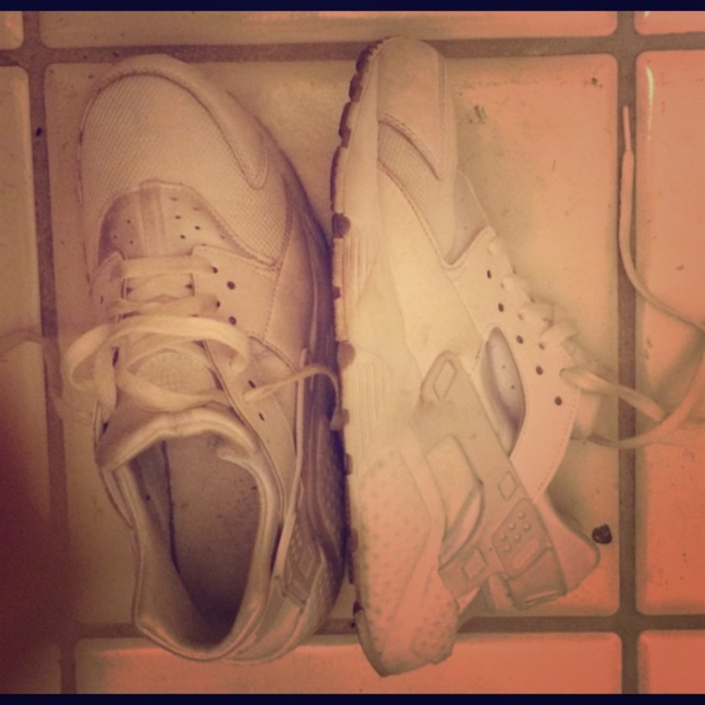 EUC Nike Huaraches